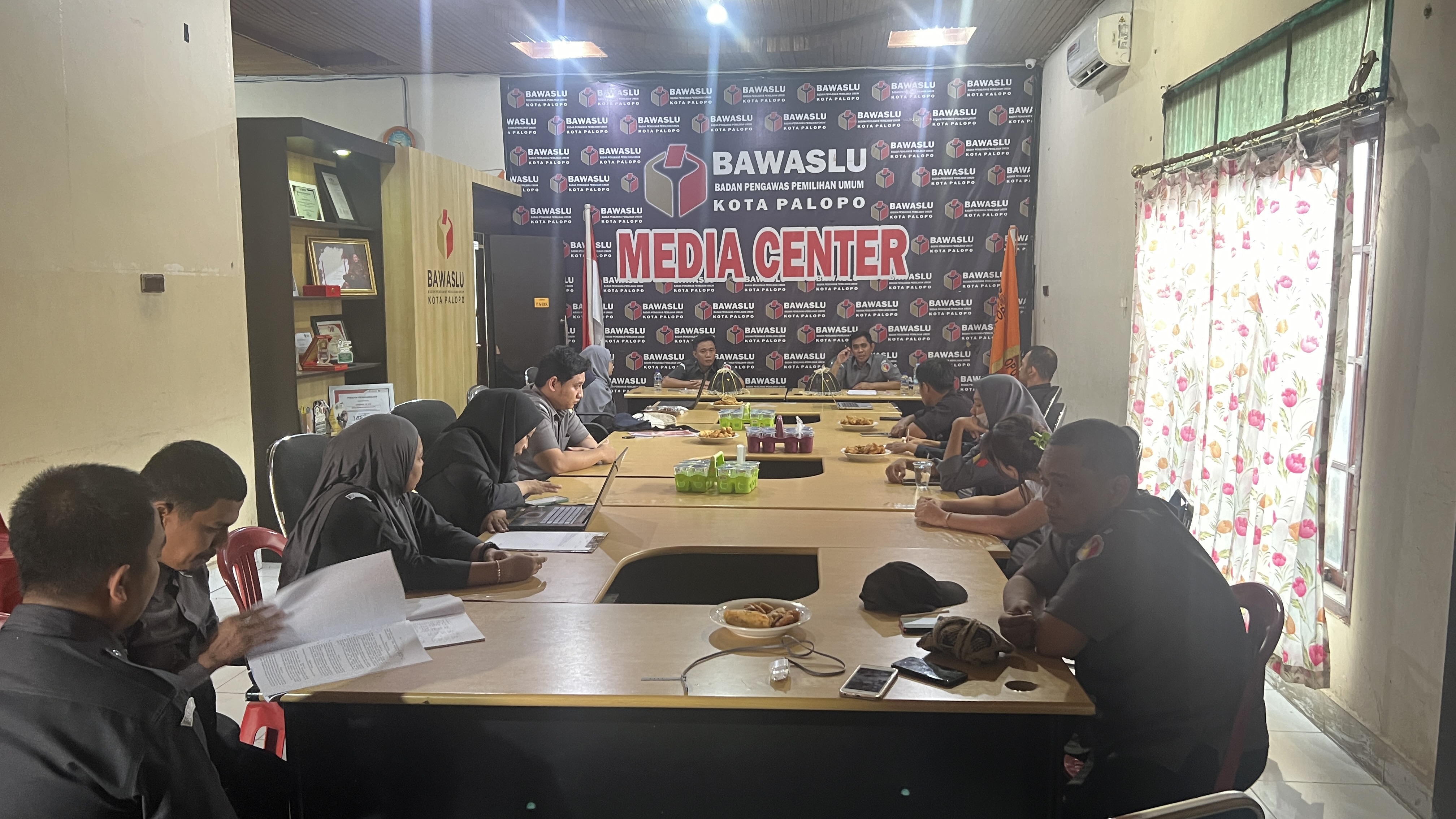 Rapat TimFast Pemantapan Pengawasan Pencalonan Wali Kota dan Wakil Wali Kota Palopo