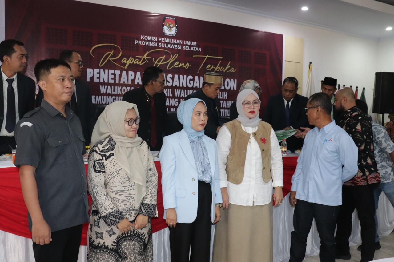 Komisioner Bawaslu Palopo dan Walikota Terpilih (Naili Trisal)