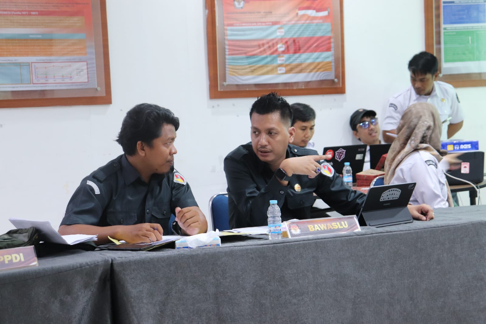Ardiansah Indra Panca Putra (Koordiv HPPH) dan Alamsyah Pratama (STAF HPPH) Bawaslu Kota Palopo