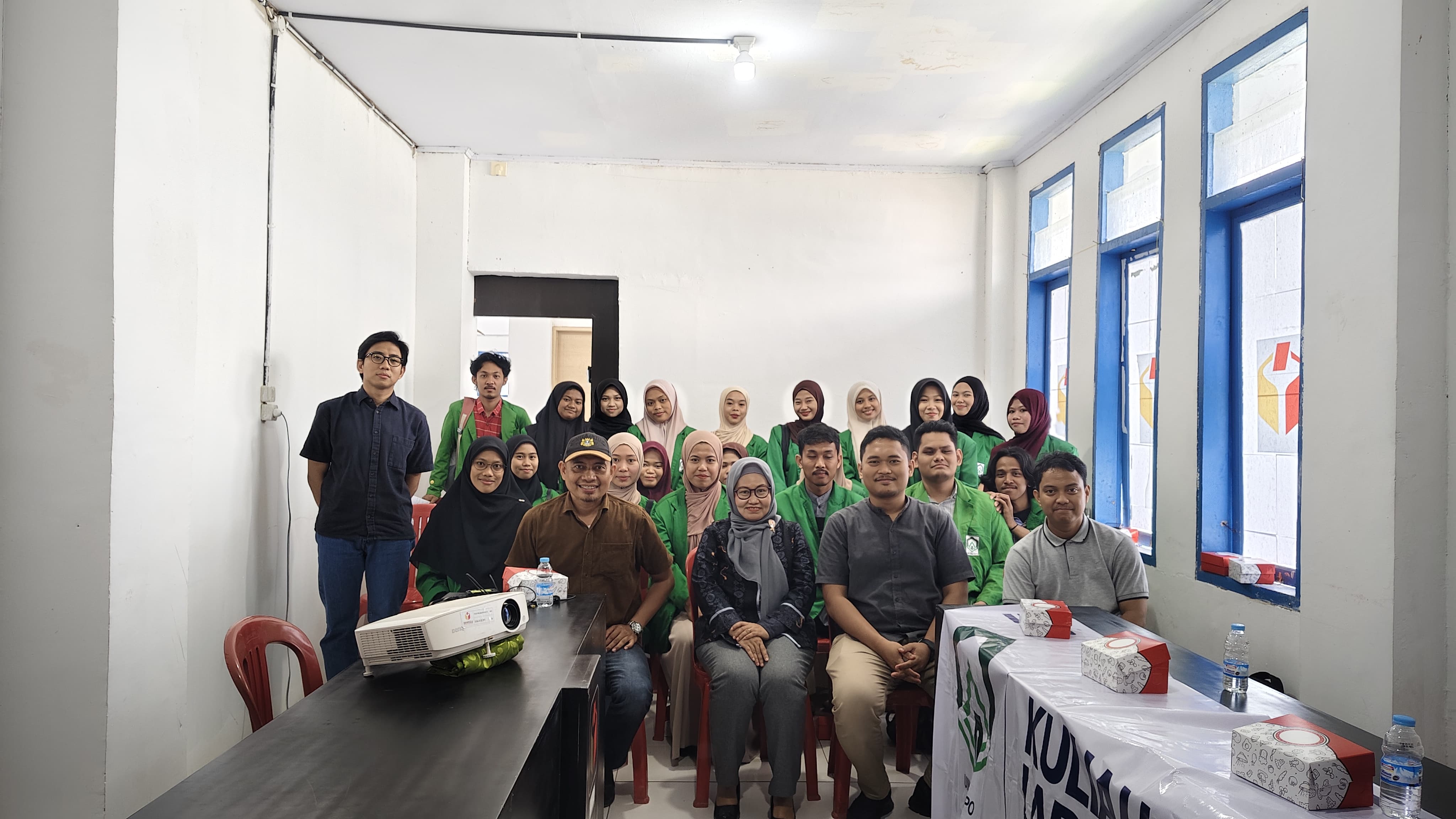 Dokumentasi foto bersama dengan mahasiswa UIN palopo